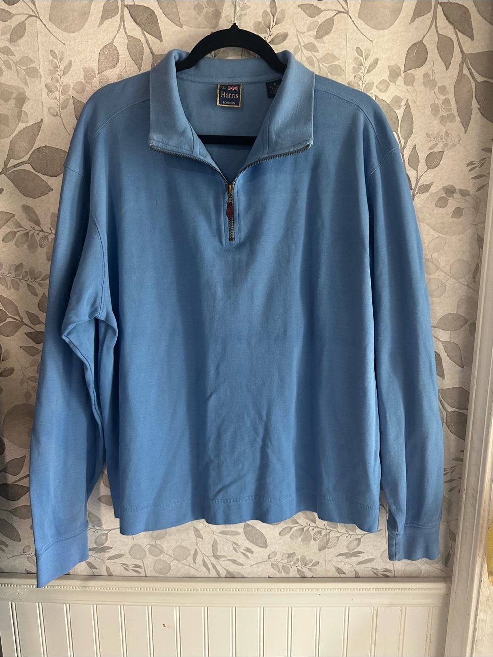 T. Harris London 1/4 zip light pullover 100% Cotton